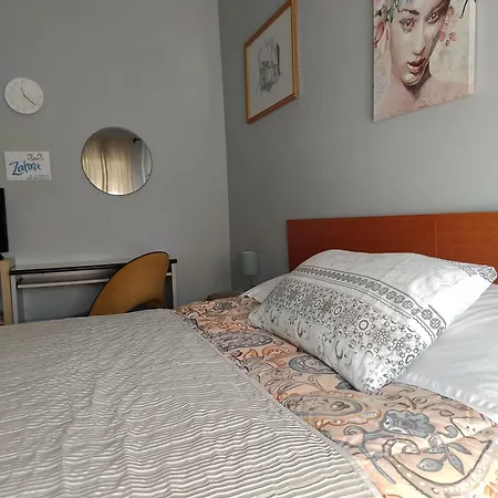 Zahra Bed & Breakfast 2*