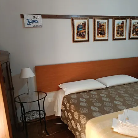 Zahra Bed & Breakfast 2*