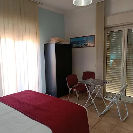 Zahra Bed & Breakfast 2*